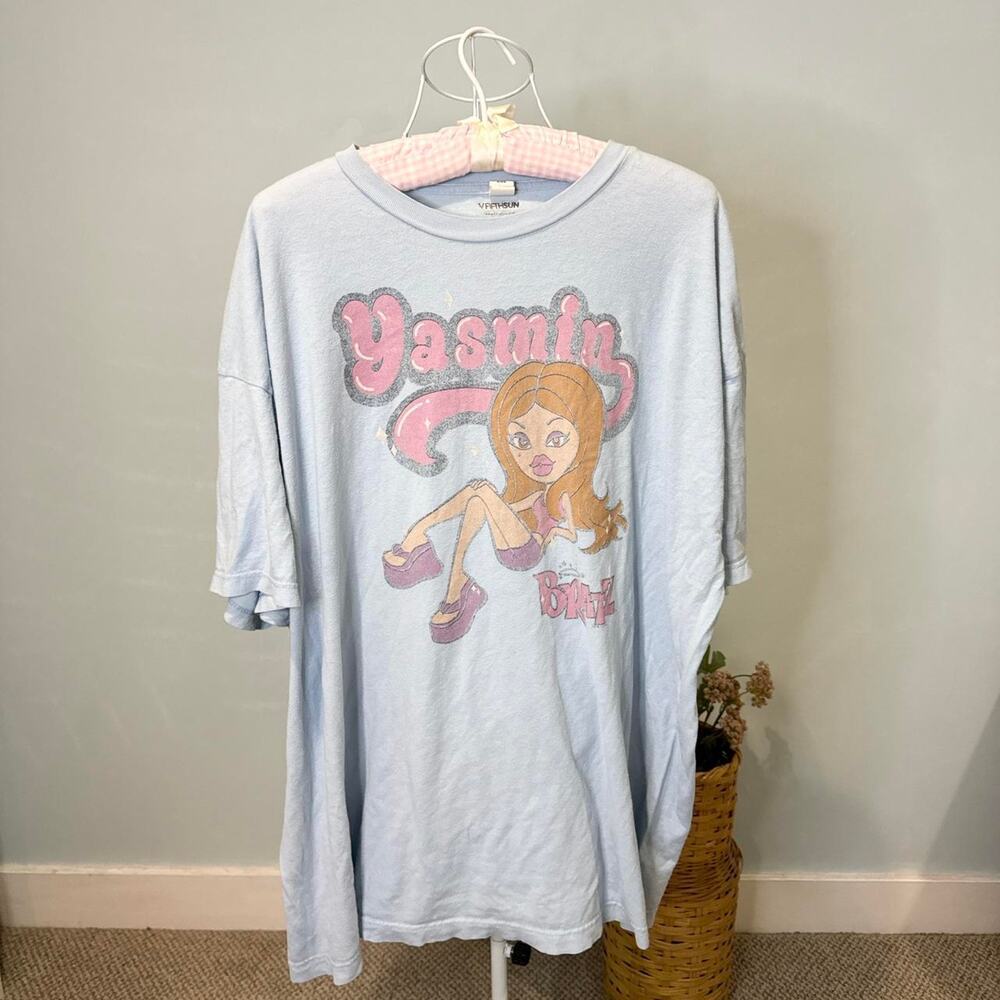 Vintage y2k graphic Bratz ‘yazmin’ cute t shirt